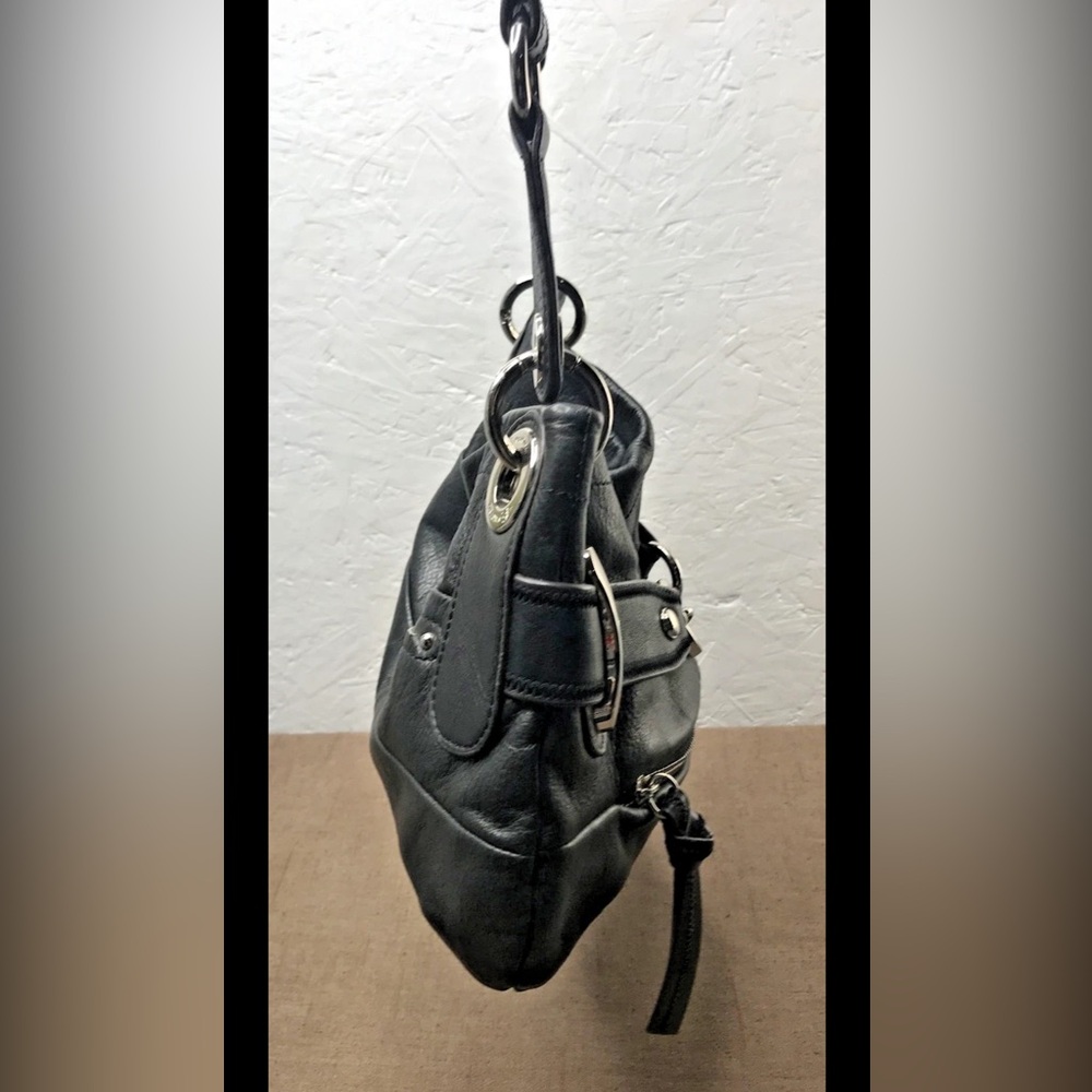 B. Makowsky Women's Soft Black Leather Shoulder Bag Purse Silver-Tone Hardware - Picture 13 of 16